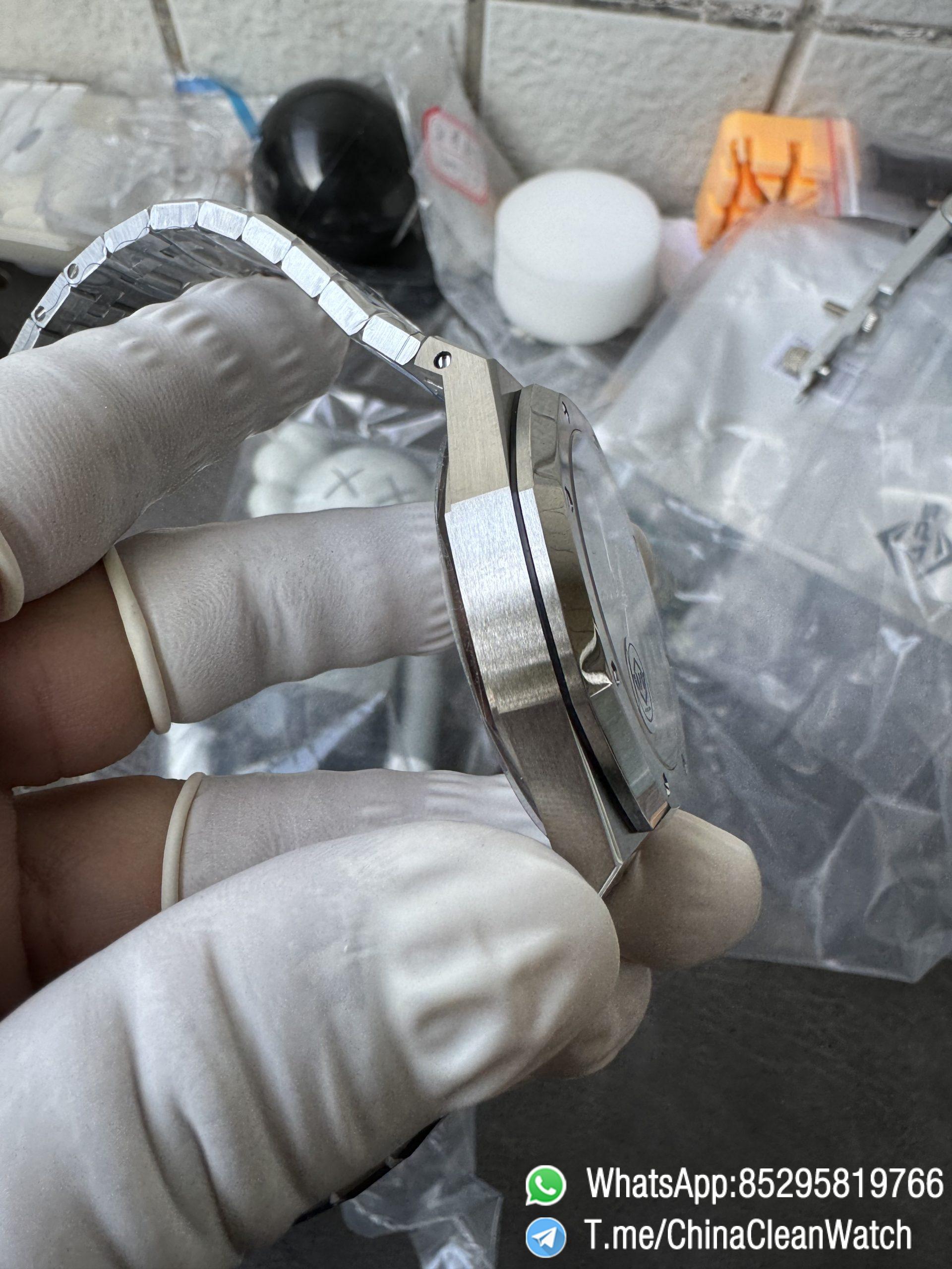 APS Factory Royal Oak KAWS 15500 XX Dial Stainless Steel Case Bracelet SA4302 Super Clone Movement 15 APS Factory Royal Oak KAWS 15500 XX Dial Stainless Steel Case Bracelet SA4302 Super Clone Movement 15