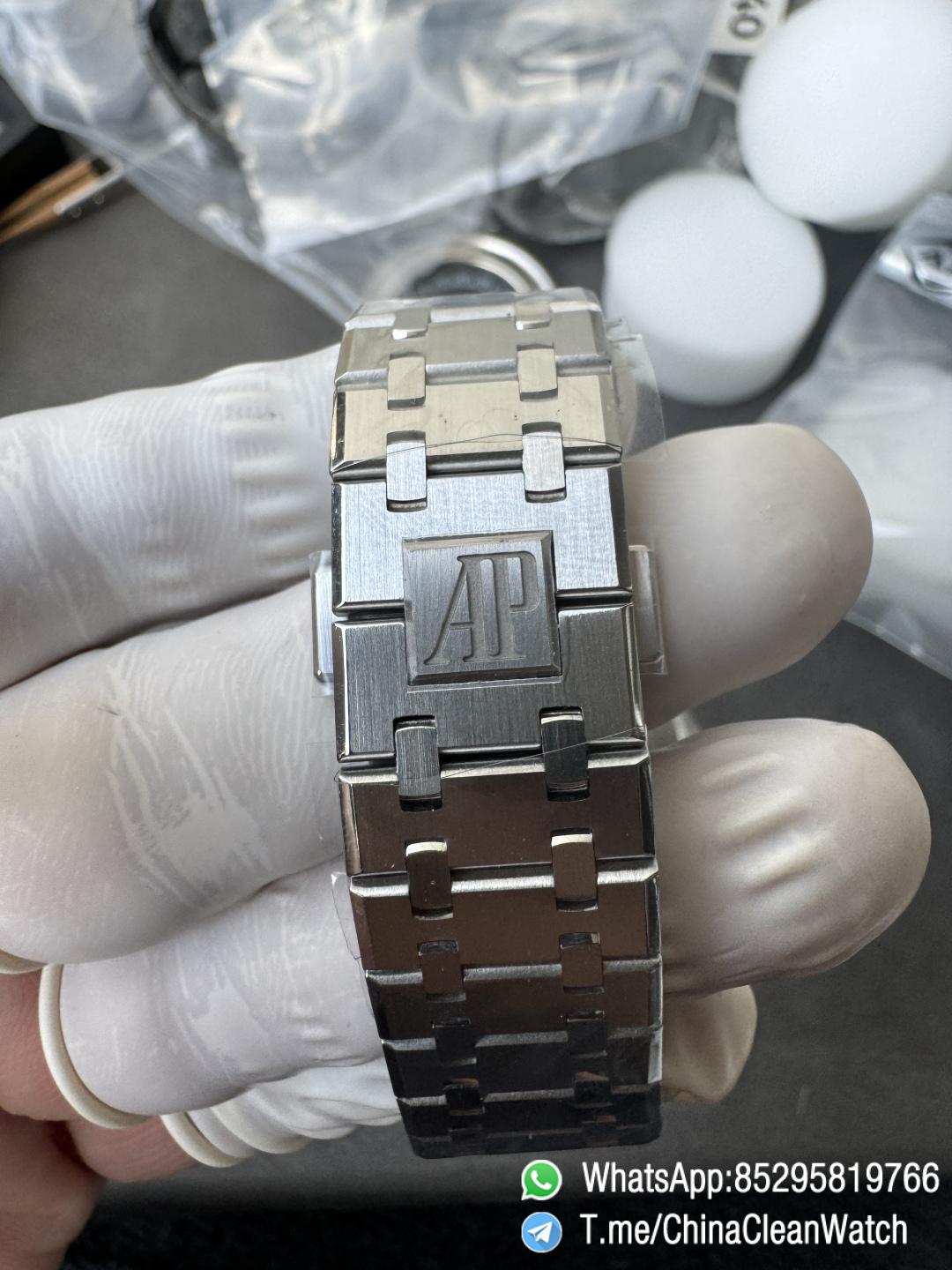 APS Factory Super Clone Royal Oak Chrono 26240 Blue Dial on Stainless Steel Case and Bracelet SuperClone 4401 Movement 10 APS Factory Super Clone Royal Oak Chrono 26240 Blue Dial on Stainless Steel Case and Bracelet SuperClone 4401 Movement 10