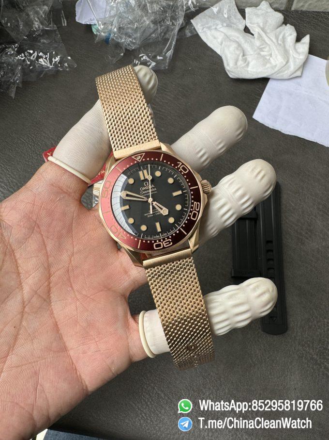 VS Factory Omega Seamaster Diver 300M Black Dial Burgundy Bezel Bronze Gold Case and Mesh Bracelet A8806 Movement 01