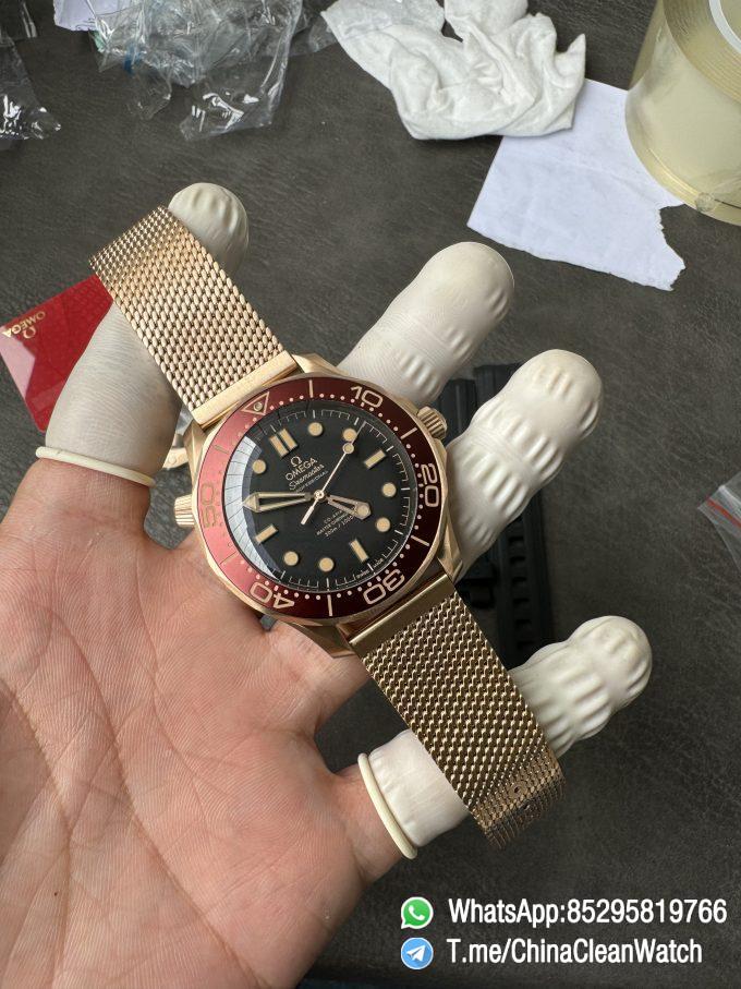VS Factory Omega Seamaster Diver 300M Black Dial Burgundy Bezel Bronze Gold Case and Mesh Bracelet A8806 Movement 05